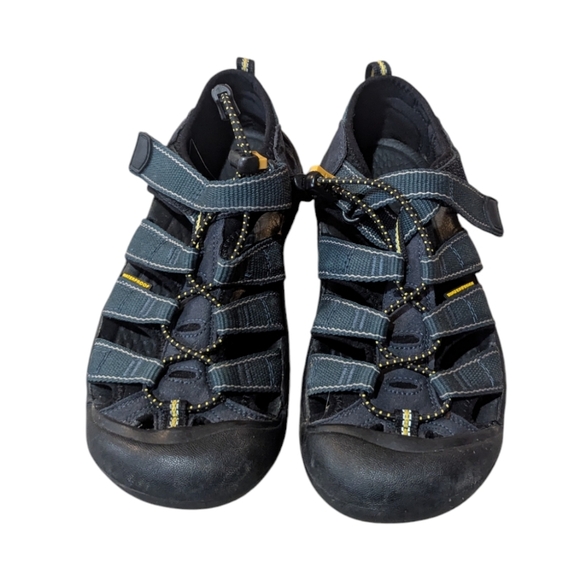 Kids keen waterproof shoes size 3 - Picture 1 of 5